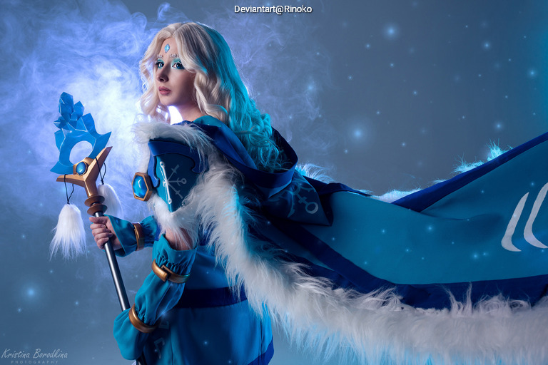 Dota 2 - Rylai (Crystal Maiden) (Heart of the North) Cosplay - expressive portrait