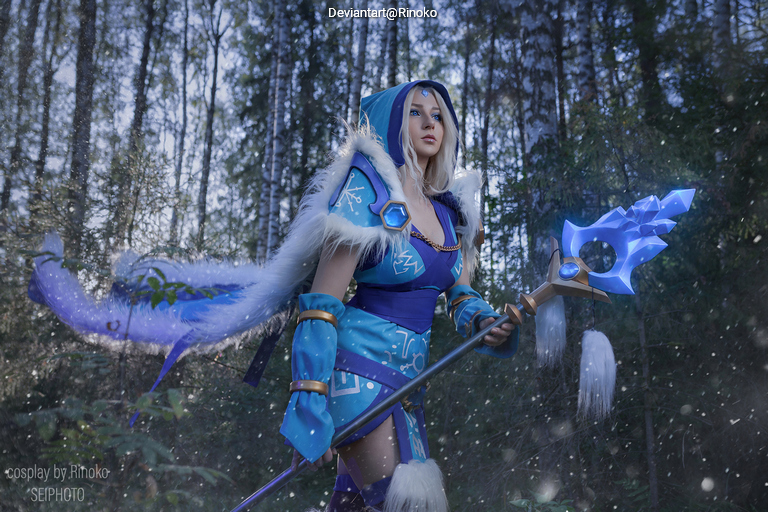 Dota 2 - Rylai (Crystal Maiden) (Heart of the North) Cosplay - artistic framing