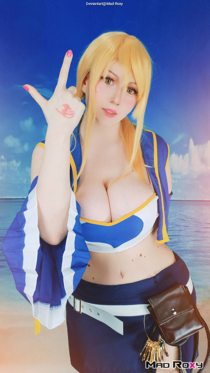 Fairy Tail - Lucy Heartfilia (Lu-chan) Cosplay full body portrait