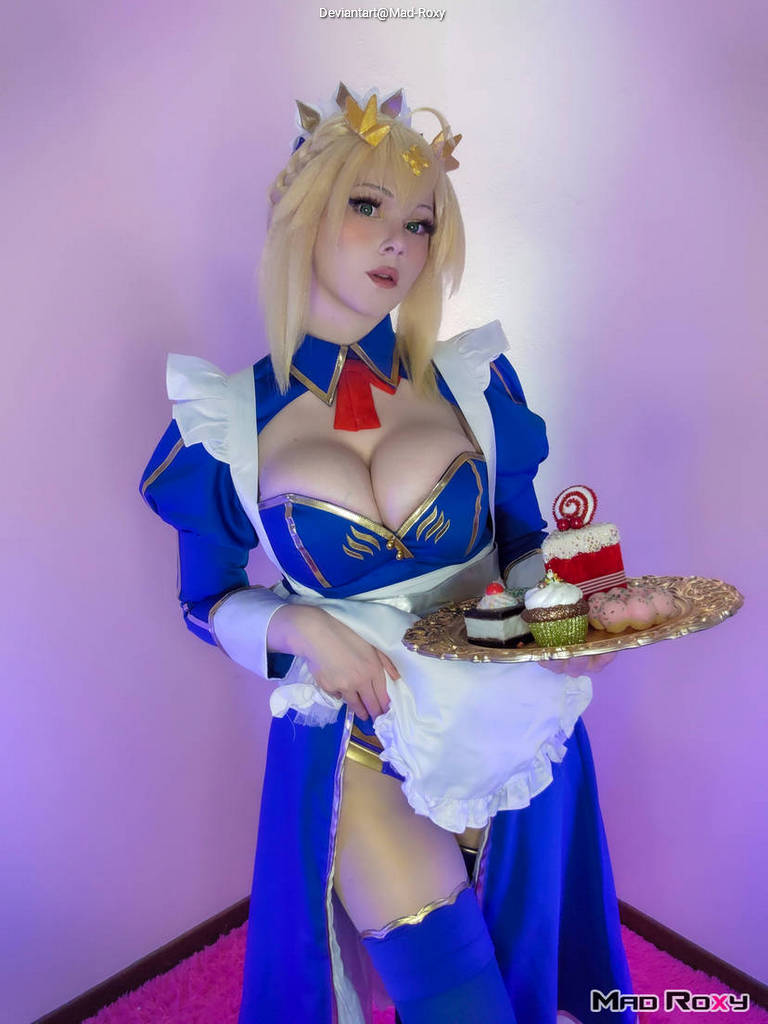 Fate Grand Order - Artoria Pendragon (Lancer) (Maid) Cosplay character costume portrait