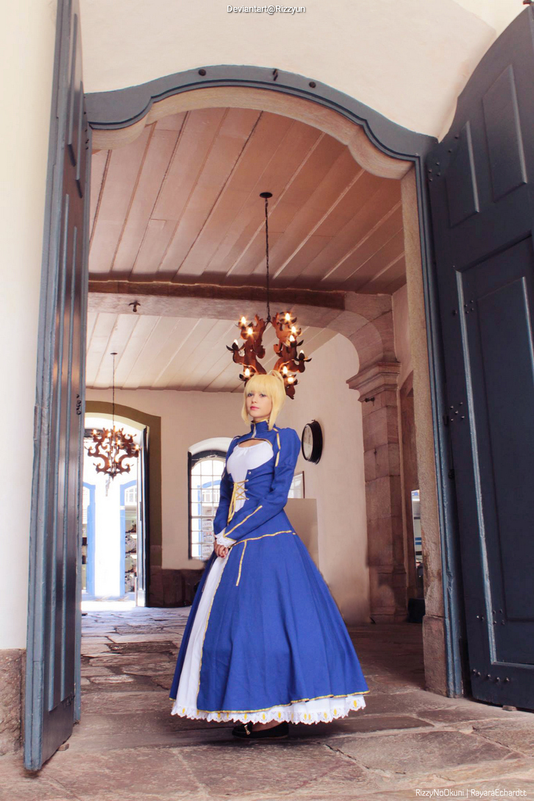 Fate Grand Order - Artoria Pendragon (Saber) Cosplay full body portrait