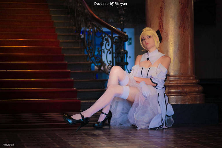 Fate Grand Order - Artoria Pendragon (Saber Lily) Cosplay full body portrait