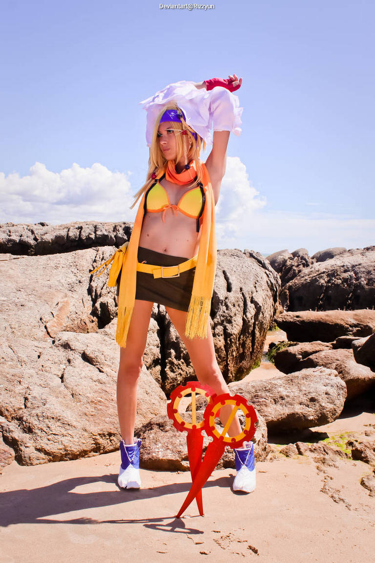 Final Fantasy 10-2 - Rikku Cosplay full body character photo