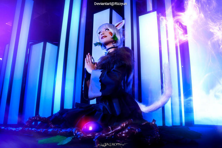 Final Fantasy 14 - Yshtola Rhul (Black Mage) (Shtola) (Master Matoya) Cosplay - cosplay study Final Fantasy 14 - Yshtola Rhul (Black Mage) (Shtola) (Master Matoya) Cosplay - cosplay study