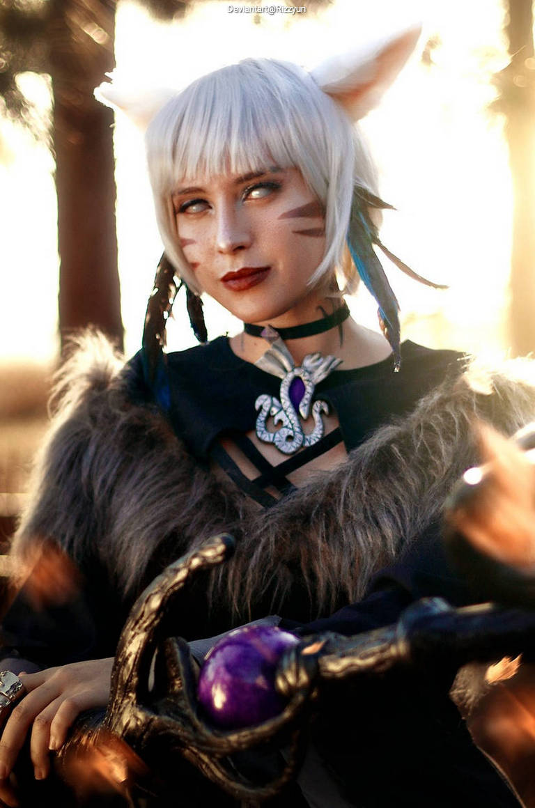 Final Fantasy 14 - Yshtola Rhul (Black Mage) (Shtola) (Master Matoya) Cosplay - body photo Final Fantasy 14 - Yshtola Rhul (Black Mage) (Shtola) (Master Matoya) Cosplay - body photo