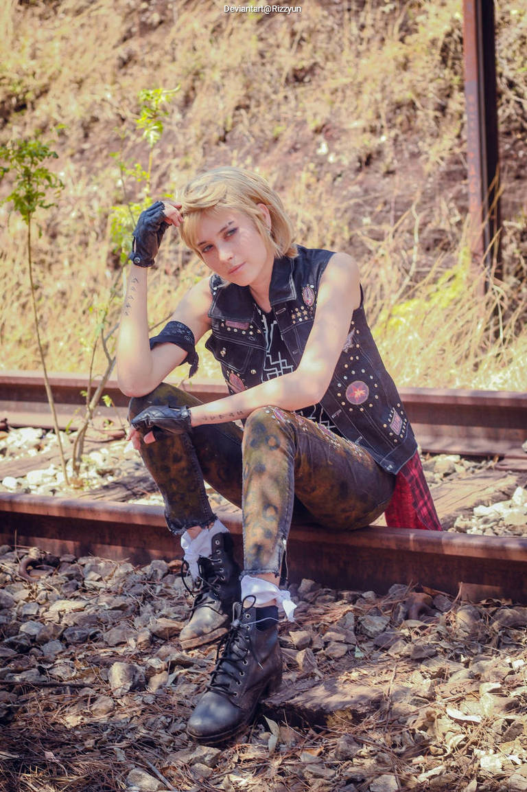 Final Fantasy 15 - Prompto Argentum Cosplay character costume portrait