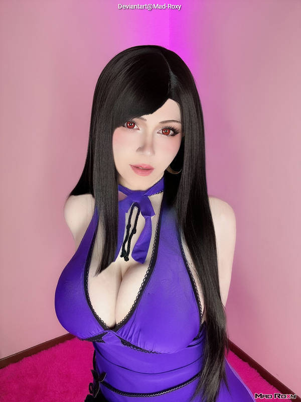 Final Fantasy 7 - Remake - Tifa Lockhart Cosplay full body portrait