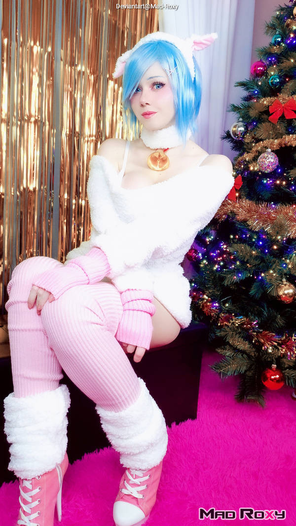 Furyu - Re Zero - Starting Life in Another World - Rem (SSS Wolf & Seven Kids Figure) (Sheep) Cosplay full length photo