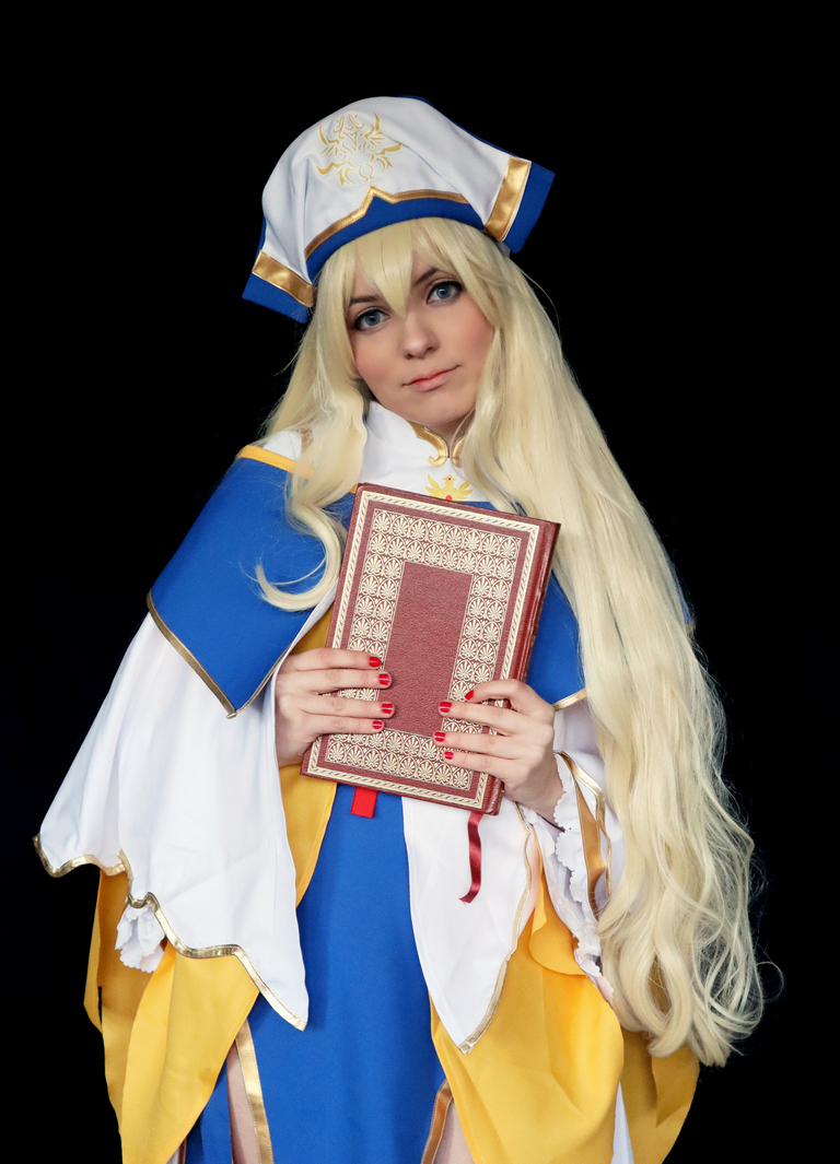 Goblin Slayer - Priestess (Onna Shinkan) Cosplay full length photo