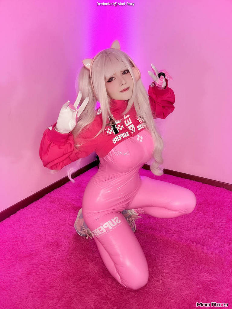 Goddess of Victory - Nikke - Alice Cosplay full length photo