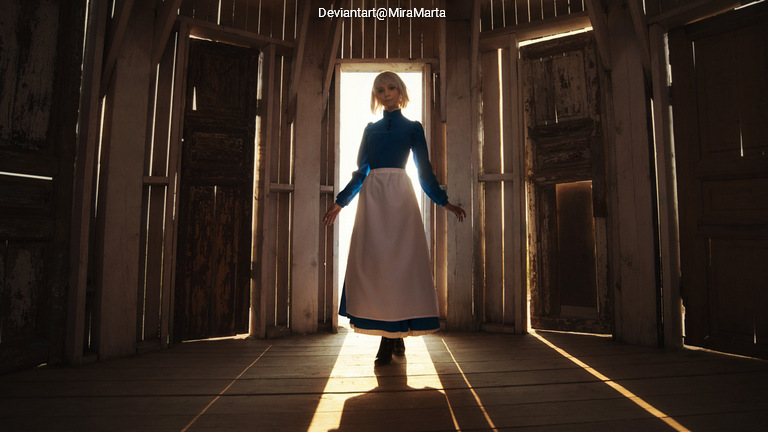 Howls Moving Castle - Sophie Hatter (Witch of the East) Cosplay full length character portrait