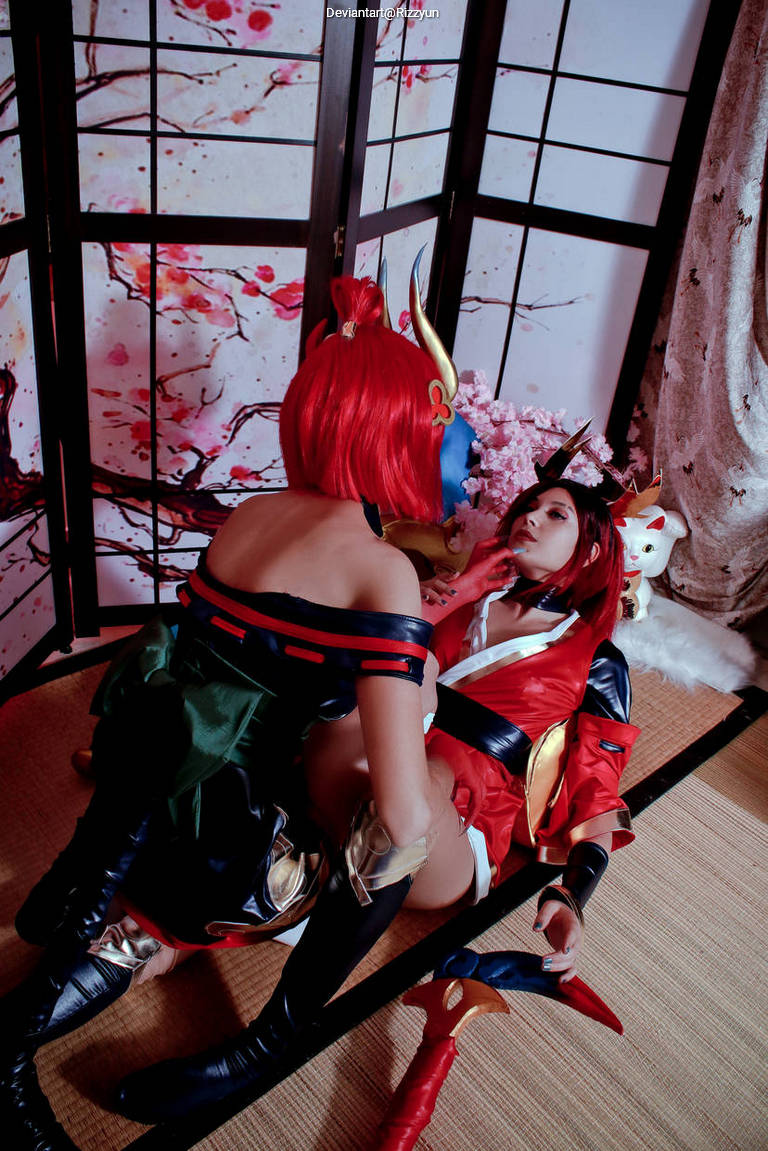 League of Legends - Akali (Akali Jhomen Tethi) (Bloodmoon) & Evelynn (Agonys Embrace) (Bloodmoon) Cosplay character costume portrait