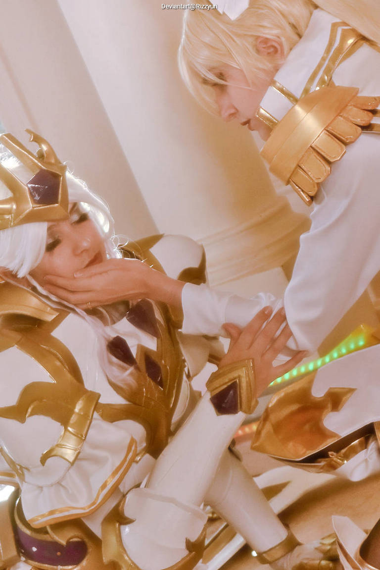 League of Legends - Diana (Prestige Battle Queen) & Leona (Prestige Battle Academia) Cosplay character portrait photography