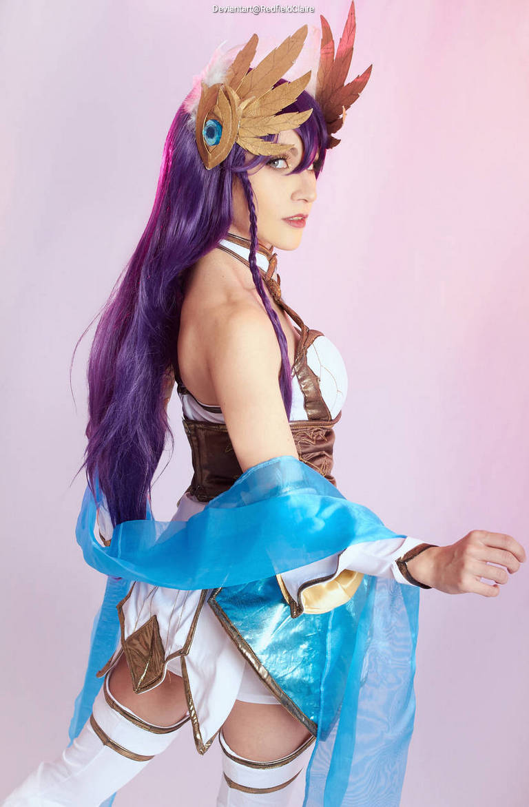 League of Legends - Irelia (The Blade Dancer) (Divine Sword) Cosplay character portrait photography