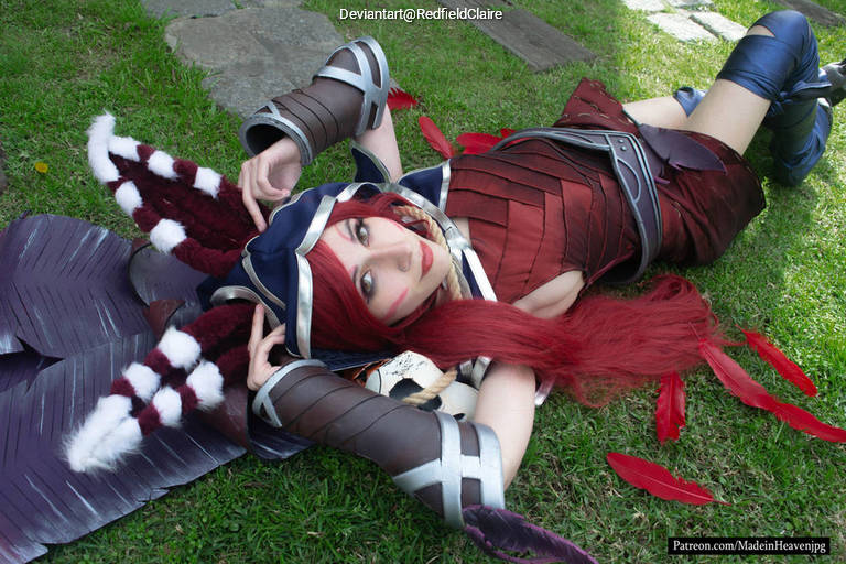League of Legends - Xayah (The Rebel) Cosplay full length photo