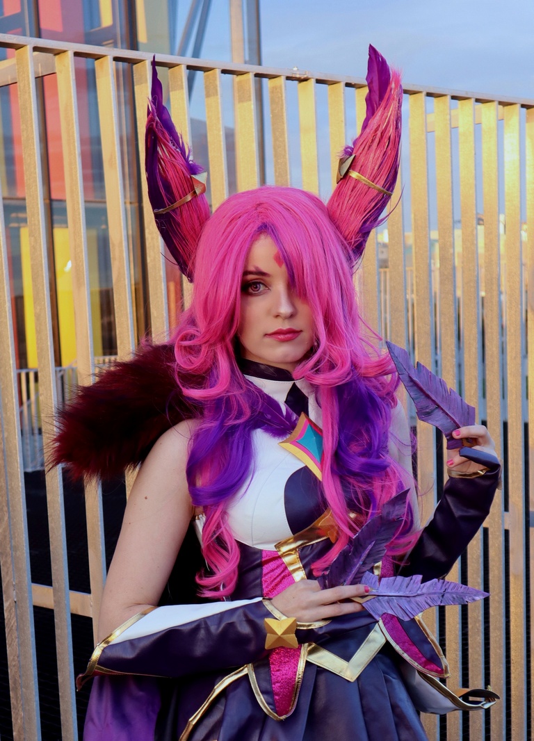 League of Legends - Xayah (The Rebel) (Star Guardian) Cosplay - light aesthetic