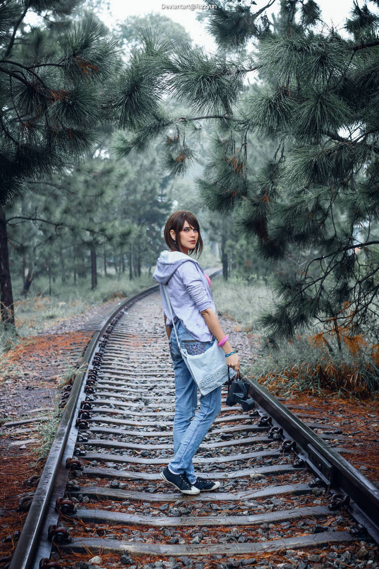 Life is Strange - Maxine Caulfield (Noir Angel) Cosplay - recreation