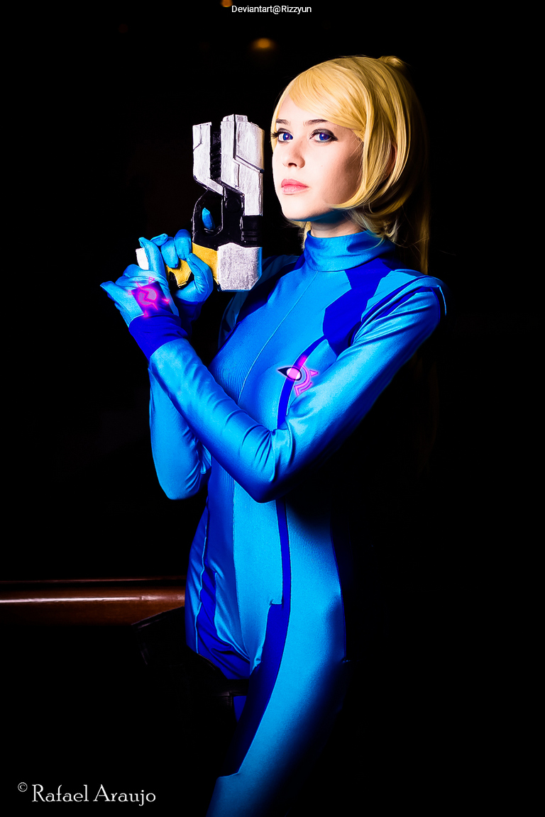Metroid - Other M - Samus Aran (Zero Suit) Cosplay full body portrait