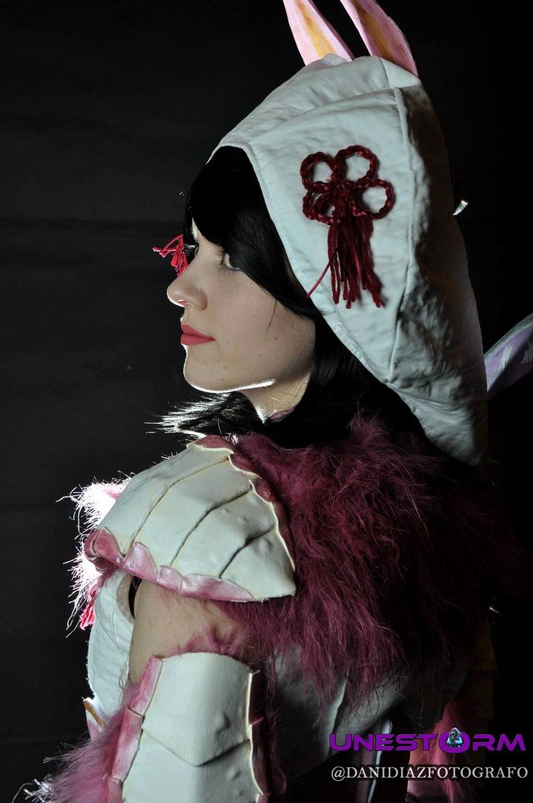 Monster Hunter - Generations - Mizutsune (Bubble Fox Wyvern) Cosplay character costume portrait