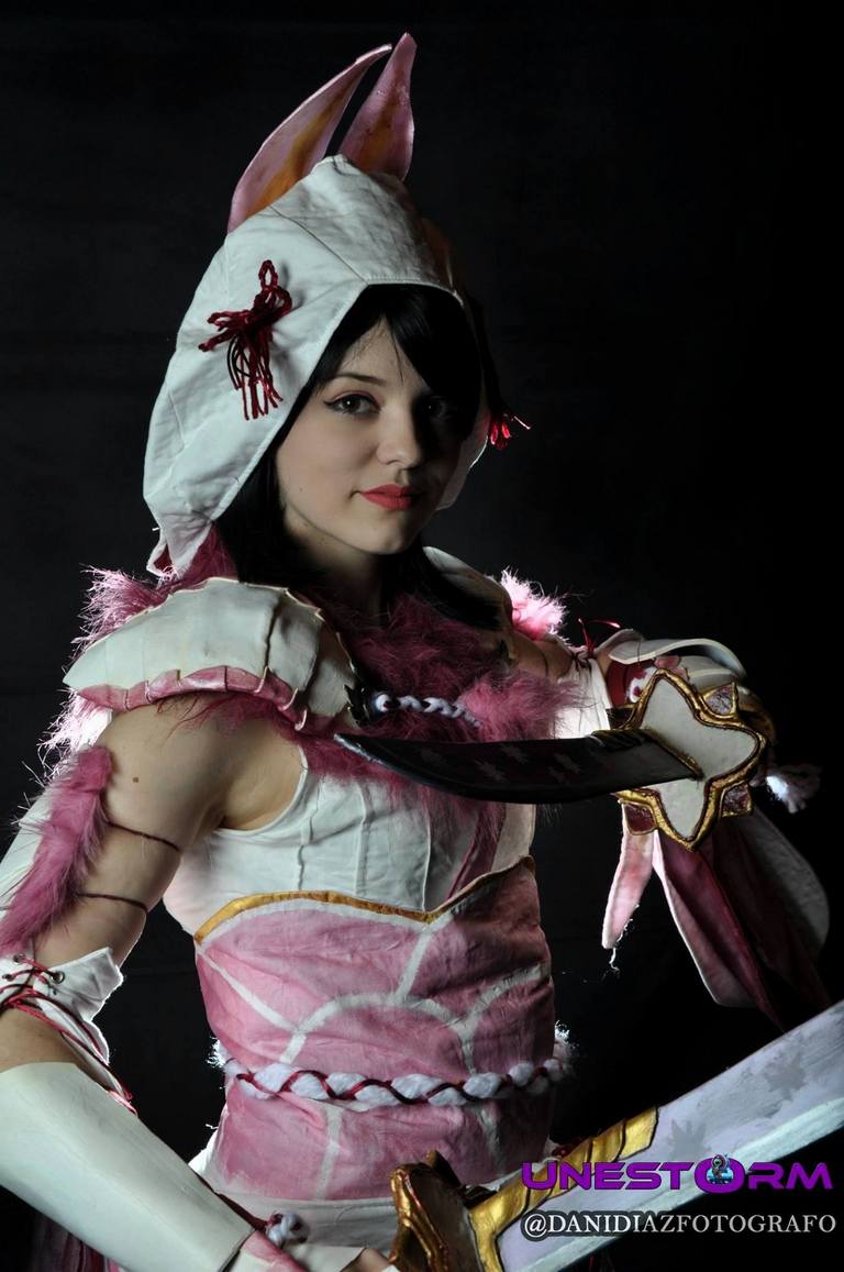 Monster Hunter - Generations - Mizutsune (Bubble Fox Wyvern) Cosplay full length photo