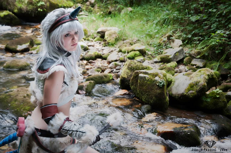 Monster Hunter - Huntress (Kirin) Cosplay character portrait photography