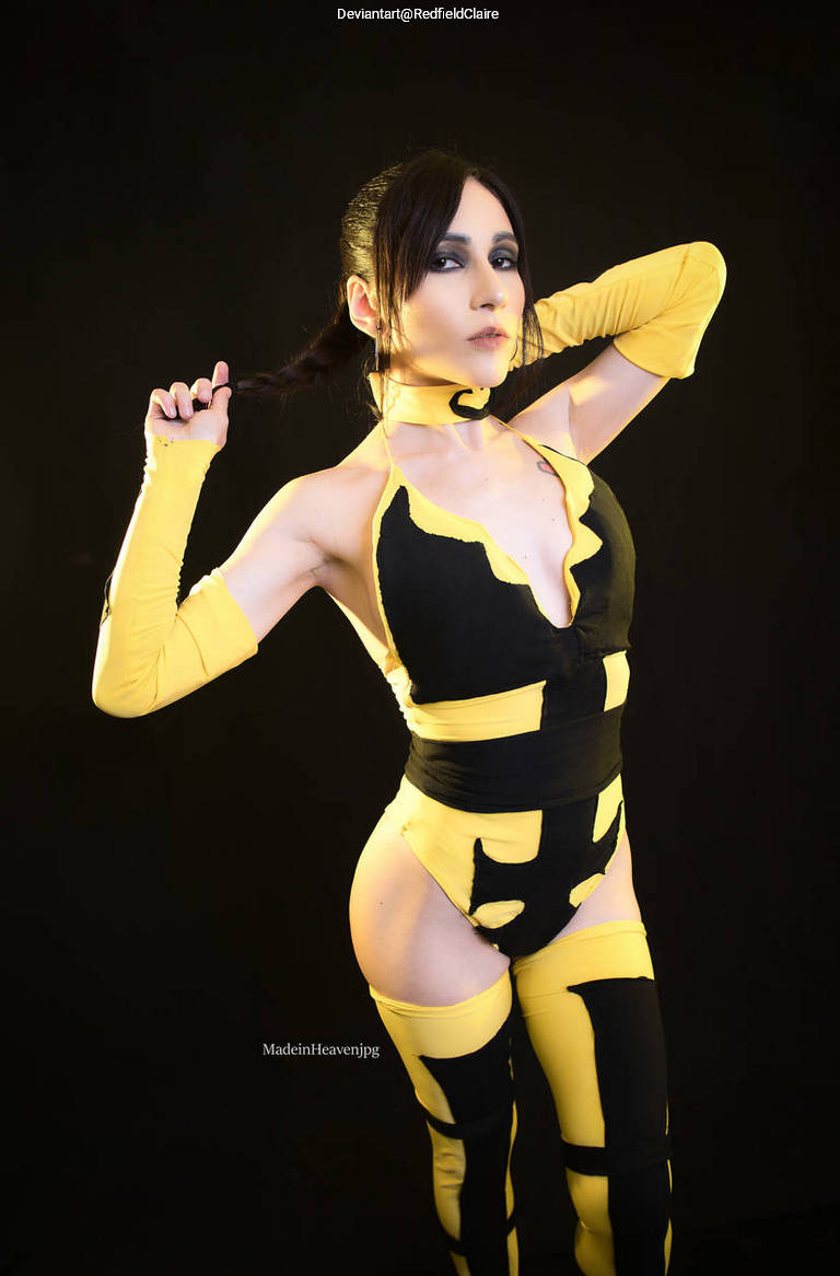Mortal Kombat 4 - Tanya Cosplay character costume portrait