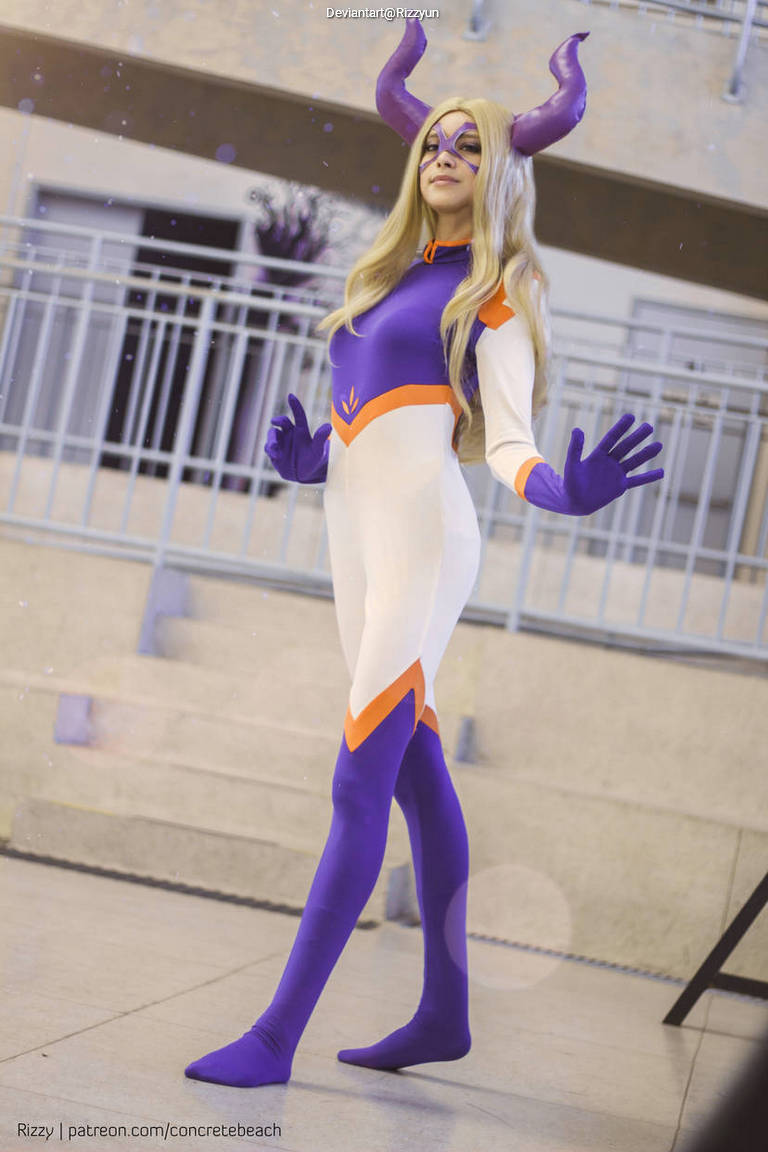 My Hero Academia - Yu Takeyama (Mt Lady) Cosplay full length photo