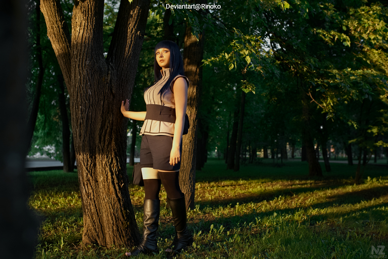 Naruto - Hinata Hyuga Cosplay full body portrait