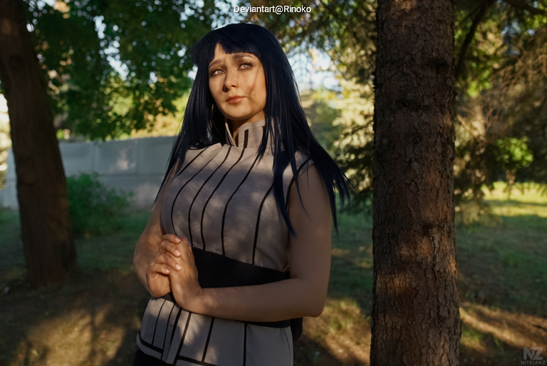 Naruto - Hinata Hyuga Cosplay full body character photo