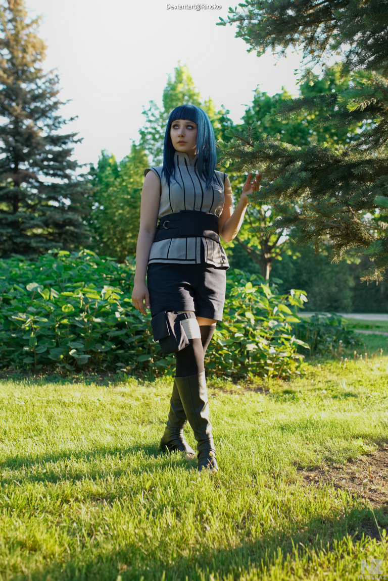 Naruto - Hinata Hyuga Cosplay full body character photo