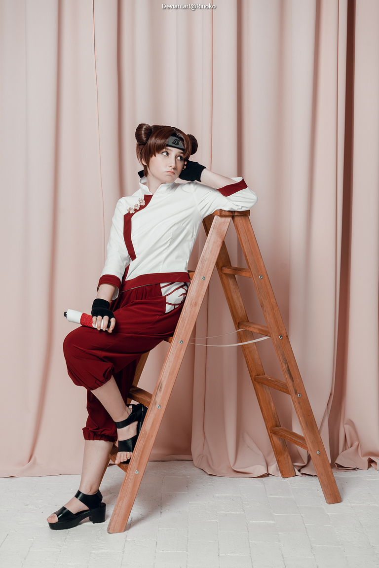 Naruto - Tenten Cosplay character recreation portrait