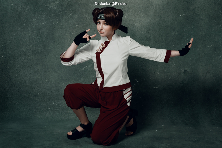 Naruto - Tenten Cosplay character portrait photography