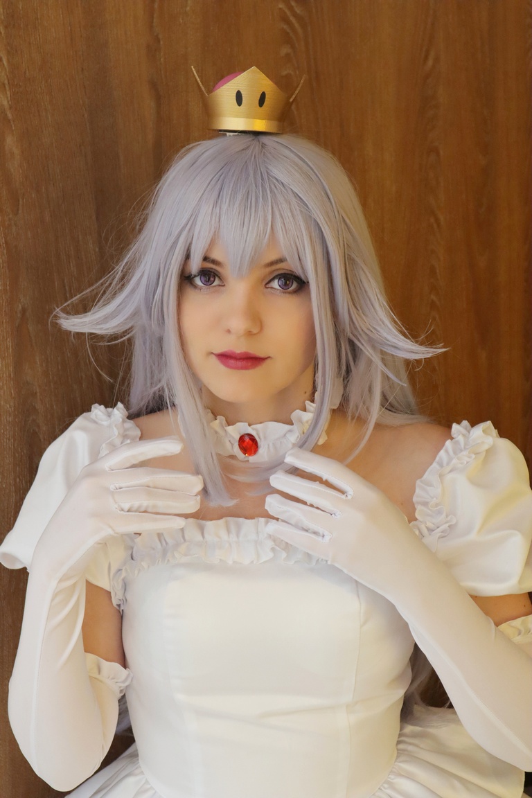 New Super Mario Bros. U Deluxe - Booette (Boosette) (Princess Boo) Cosplay full length photo