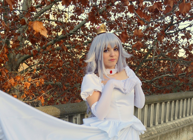 New Super Mario Bros. U Deluxe - Booette (Boosette) (Princess Boo) Cosplay full body character photo