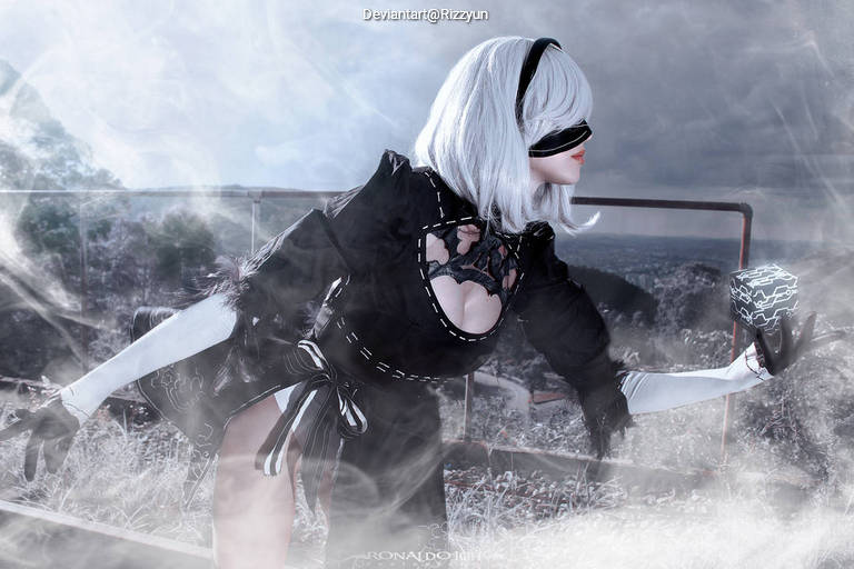 NieR AutomatA - 2B (YoRHa No.2 Type-B) Cosplay costume showcase portrait