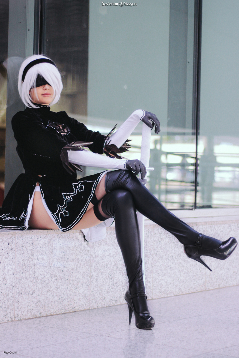 NieR AutomatA - 2B (YoRHa No.2 Type-B) Cosplay full length photo