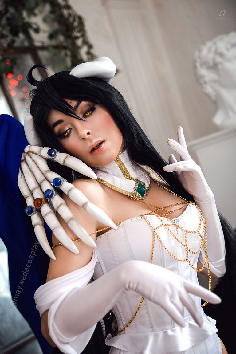 Overlord - Albedo Cosplay costume showcase portrait