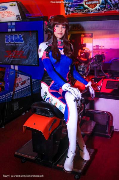 Overwatch - D.VA (Hana Song) Cosplay