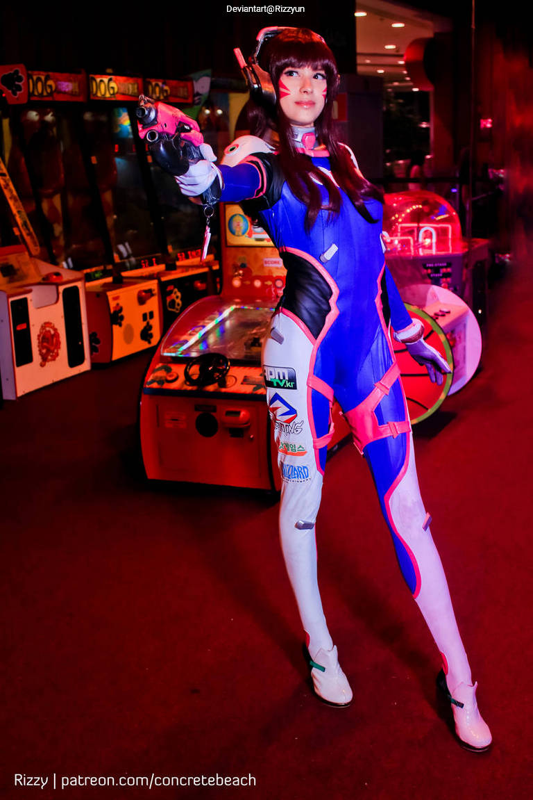 Overwatch - D.VA (Hana Song) Cosplay - character costume portrait