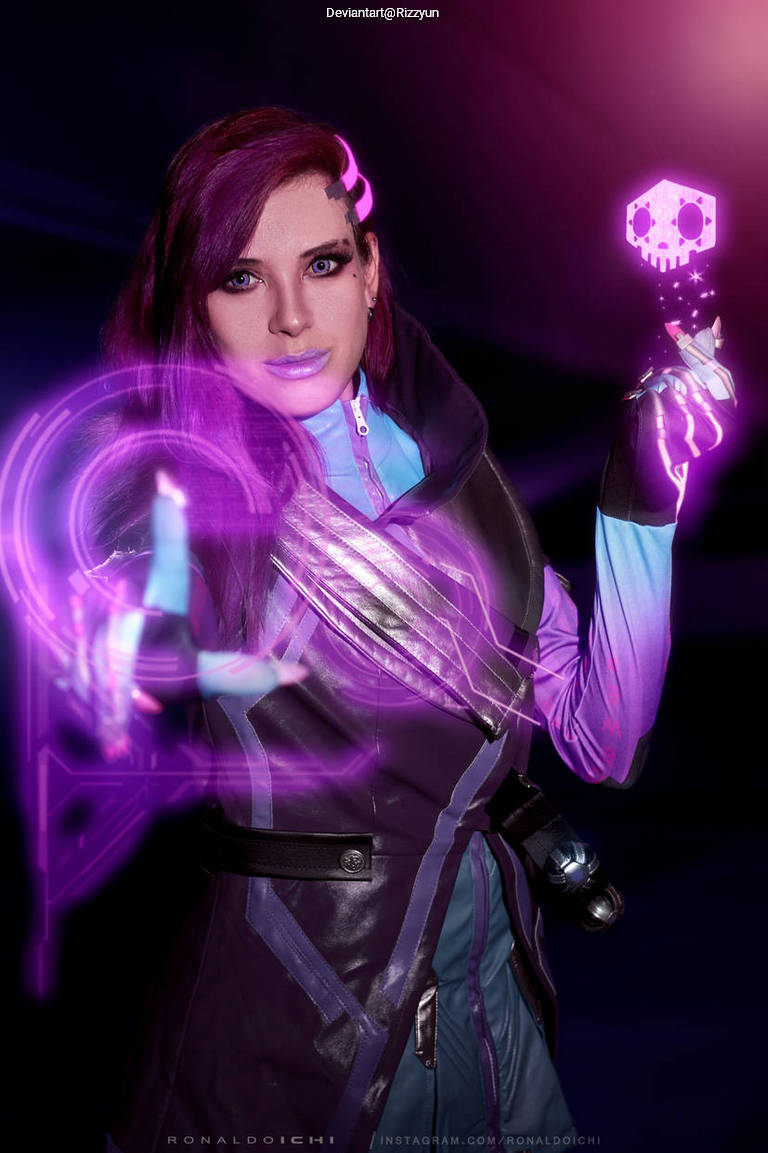 Overwatch - Sombra (Olivia Colomar) Cosplay full body character photo