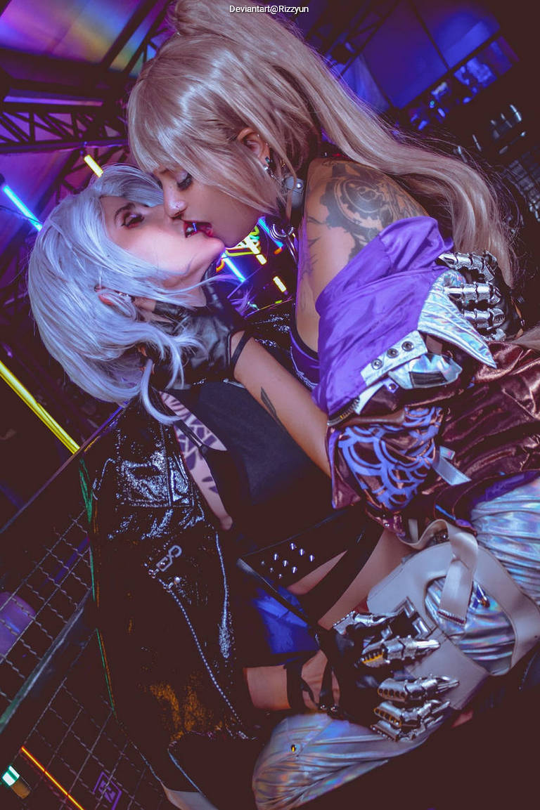Path To Nowhere - Zoya & Bai Yi Cosplay full body portrait