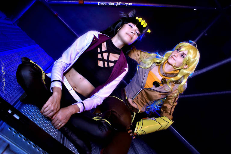 RWBY - Blake Belladonna & Yang Xiao Long (Blondie) Cosplay character costume portrait
