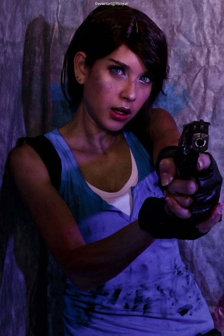 Resident Evil 3 - Remake - Jill Valentine Cosplay full body character photo