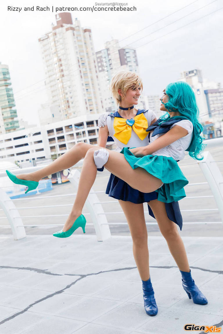 Sailor Moon (HaruMichi) - Haruka Tenou (Sailor Uranus) & Michiru Kaiou (Sailor Neptune) Cosplay full length character portrait