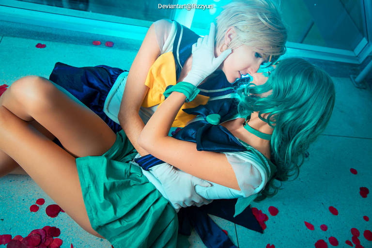 Sailor Moon (HaruMichi) - Haruka Tenou (Sailor Uranus) & Michiru Kaiou (Sailor Neptune) Cosplay full body character photo