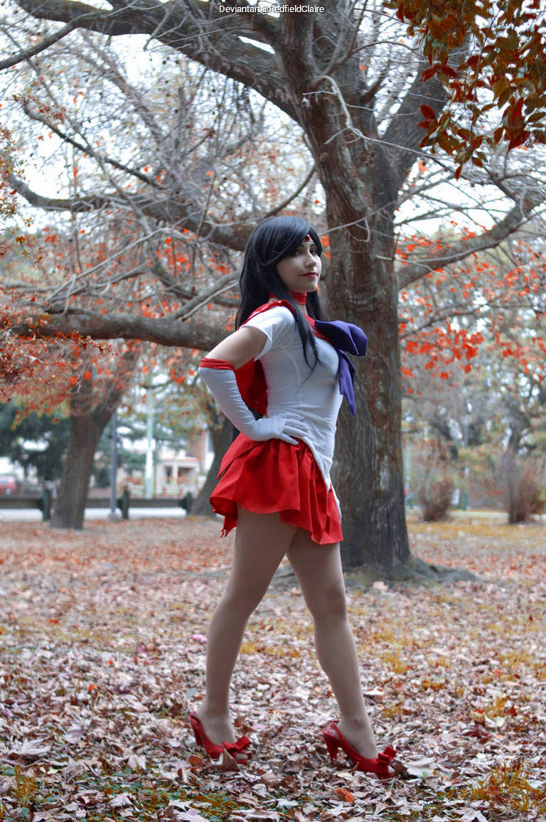 Sailor Moon - Rei Hino (Sailor Mars) Cosplay character costume portrait