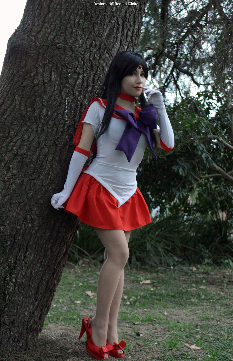 Sailor Moon - Rei Hino (Sailor Mars) Cosplay full length photo