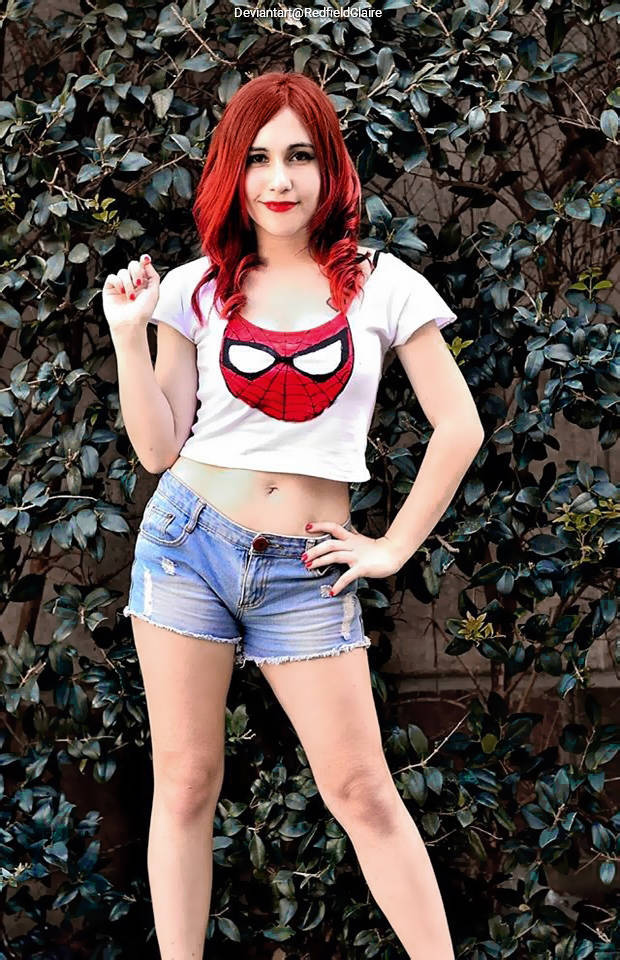 Spider-Man - Mary Jane Watson Cosplay full body character photo