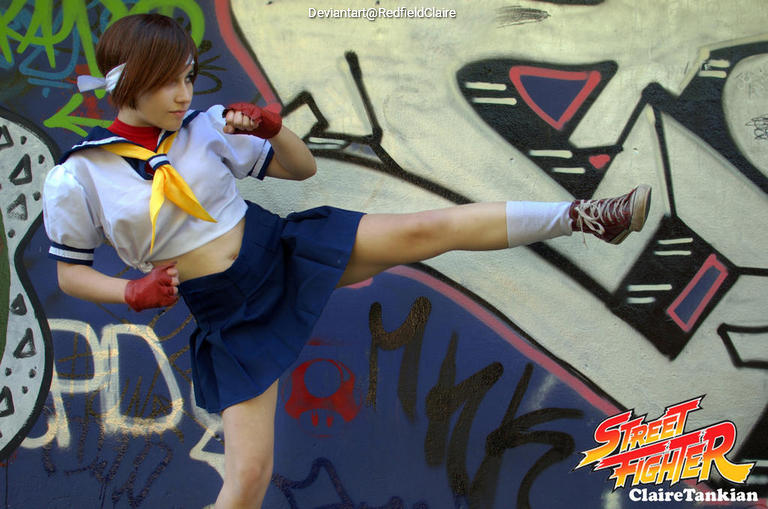Street Fighter 5 - Sakura Kasugano (Additional Costume Nostalgia) Cosplay costume showcase portrait
