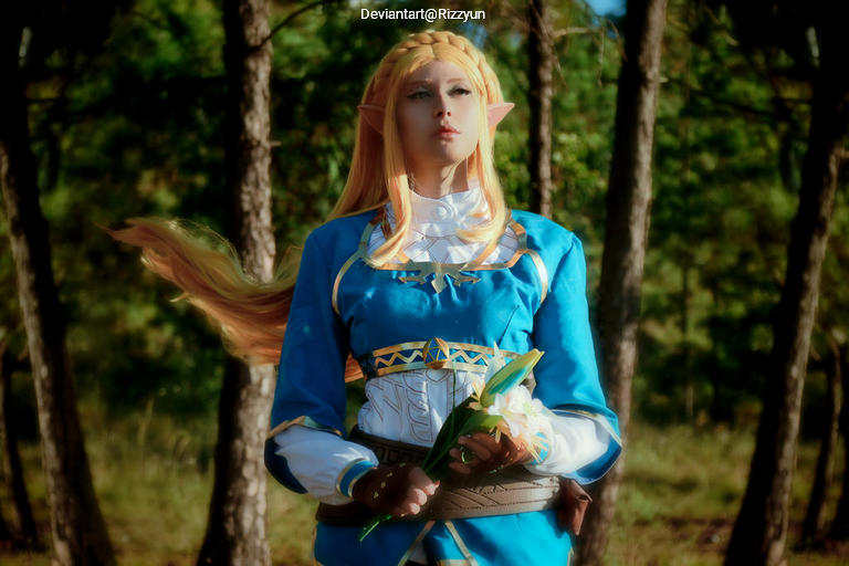 The Legend of Zelda - Breath of the Wild - Princess Zelda Cosplay full length photo